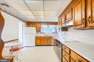 211 Rothwell Dr, Lutherville Timonium, MD 21093 - Photo 9