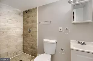 930 Foxwood Ln, Essex, MD 21221 - Photo 19