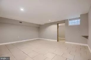 930 Foxwood Ln, Essex, MD 21221 - Photo 11