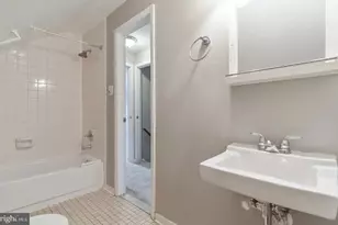 438 Bloomsbury Ave, Baltimore, MD 21228 - Photo 39