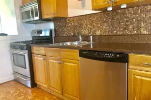 765 Charing Cross Rd, Baltimore, MD 21229 - Photo 5