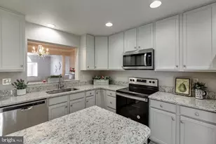 1207 Pear Blossum Ct, Catonsville, MD 21228 - Photo 9