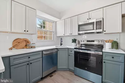 7 Prestwick Square, Baltimore, MD 21228 - Photo 15