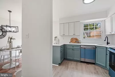 7 Prestwick Square, Baltimore, MD 21228 - Photo 17