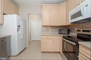 568 Hopkins Landing Dr, Baltimore, MD 21221 - Photo 9