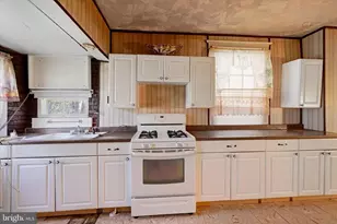 3626 Landbeck Rd, Baltimore, MD 21207 - Photo 9