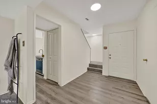 37 Pickburn Ct, Cockeysville, MD 21030 - Photo 3