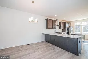 7315 Martin Farm Cir, Rosedale, MD 21237 - Photo 9