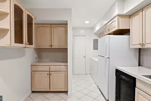 29 Stonehenge Cir, Baltimore, MD 21208 - Photo 11