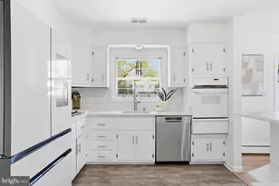 8412 Macauley Ct, Lutherville Timonium, MD 21093 - Photo 11