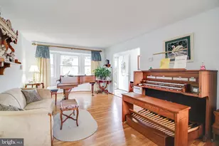 10113 Daventry Dr, Cockeysville, MD 21030 - Photo 9