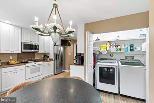 410 Old Crossing Dr, Baltimore, MD 21208 - Photo 11