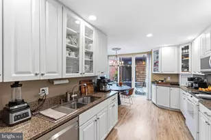 410 Old Crossing Dr, Baltimore, MD 21208 - Photo 9