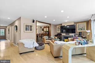 410 Old Crossing Dr, Baltimore, MD 21208 - Photo 5