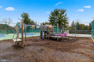 410 Old Crossing Dr, Baltimore, MD 21208 - Photo 35