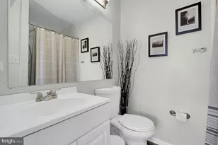 1 Summit Hill Ct, Catonsville, MD 21228 - Photo 9