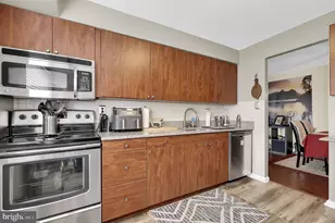 1 Summit Hill Ct, Catonsville, MD 21228 - Photo 7