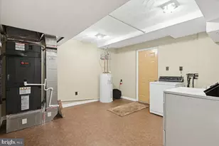 6807 Upper Mills Cir, Baltimore, MD 21228 - Photo 35