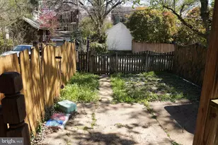 221 E Medwick Garth, Baltimore, MD 21228 - Photo 19