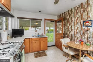 826 Cold Spring Rd, Middle River, MD 21220 - Photo 7