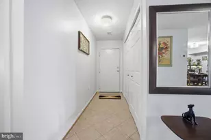 7 Suntop Ct, Baltimore, MD 21209 - Photo 3