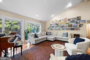 1 Springbriar Ln, Baltimore, MD 21208 - Photo 9