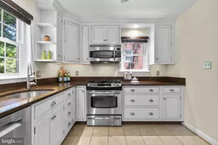 28 Dunmore Rd, Baltimore, MD 21228 - Photo 11