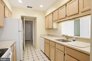20 Pickburn Ct, Cockeysville, MD 21030 - Photo 11