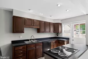 27 Terron Ct, Parkville, MD 21234 - Photo 9