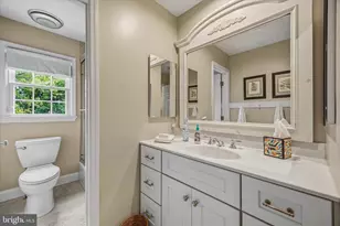 8 Rolling Farm Ct, Baltimore, MD 21228 - Photo 37