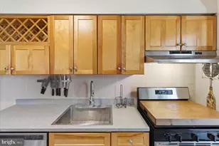 6505 Loch Hill Ct, Baltimore, MD 21239 - Photo 17