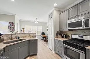 598 Hopkins Landing Dr, Essex, MD 21221 - Photo 15