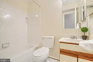 2 Summit Hill Ct, Baltimore, MD 21228 - Photo 27