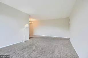 2 Summit Hill Ct, Baltimore, MD 21228 - Photo 7