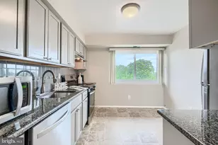 2 Summit Hill Ct, Baltimore, MD 21228 - Photo 13