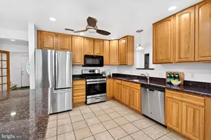 9 Maple Ave, Baltimore, MD 21228 - Photo 13