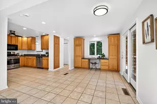 9 Maple Ave, Baltimore, MD 21228 - Photo 19