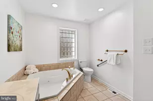 9 Maple Ave, Baltimore, MD 21228 - Photo 35