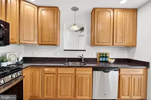 9 Maple Ave, Baltimore, MD 21228 - Photo 15