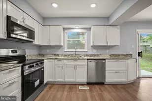 10 Iron Bolt Ct, Catonsville, MD 21228 - Photo 3
