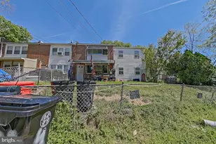 401 Burbank Ct, Baltimore, MD 21227 - Photo 1