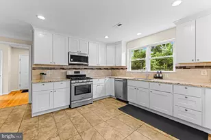 2300 Ravenview Rd, Lutherville Timonium, MD 21093 - Photo 13