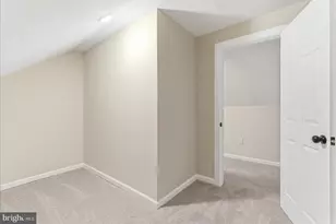 1 Glenwood Ave, Baltimore, MD 21228 - Photo 19