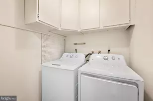 1 Summit Hill Ct, Baltimore, MD 21228 - Photo 19