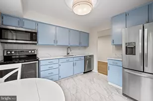 1 Summit Hill Ct, Baltimore, MD 21228 - Photo 7