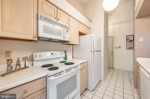 3133 Katewood Ct, Baltimore, MD 21209 - Photo 3