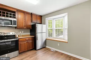 9 Island Run Ct, Catonsville, MD 21228 - Photo 5