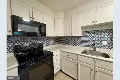 11 Warren Lodge Court #B, Cockeysville, MD 21030 - Photo 5