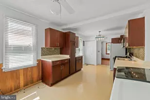 14 Ridgemoor Rd, Baltimore, MD 21221 - Photo 11