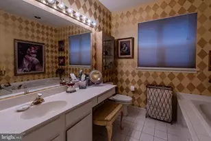15 Austringer Ct, Baltimore, MD 21208 - Photo 19